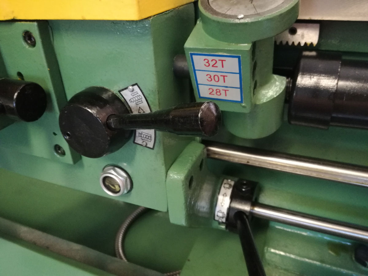 Warco GH1439, klasický hrotový soustruh na kov s převodovkou, 230 V, 800 kg