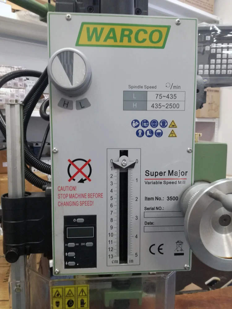 Warco Super Major Vario, robustní frézka s podélným posuvem a strojním posuvem pinoly - 450 kg, LCD digitálním odměřováním 3-osy a invertorem