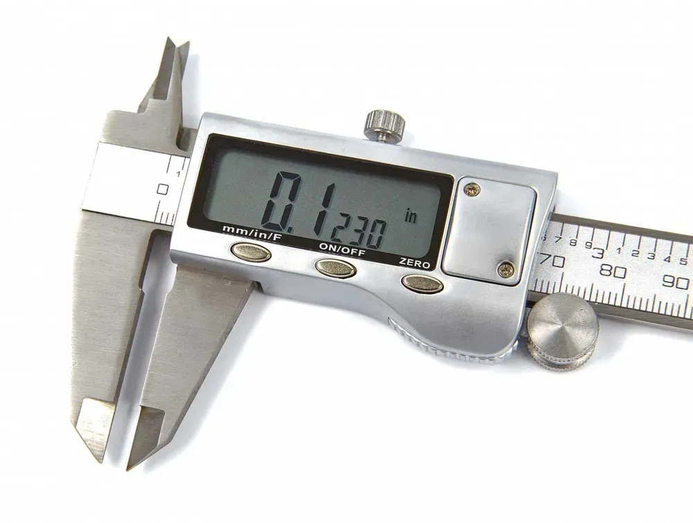 Měřítko posuvné digitální 150 mm, mm/inch, posuvné kolečko pro nastavení palcem, kovové tělo, zobrazení i pro palcové zlomky
