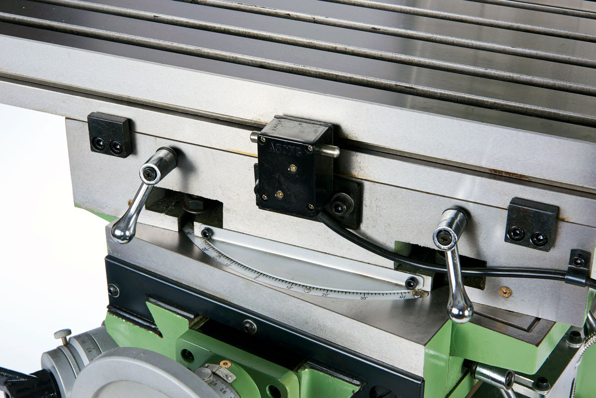 Warco HV horizontální / vertikální nástrojařská frézka, ISO 30, Invertor, strojní posuvy a DRO pro osy X, Y a Z, 950 kg
