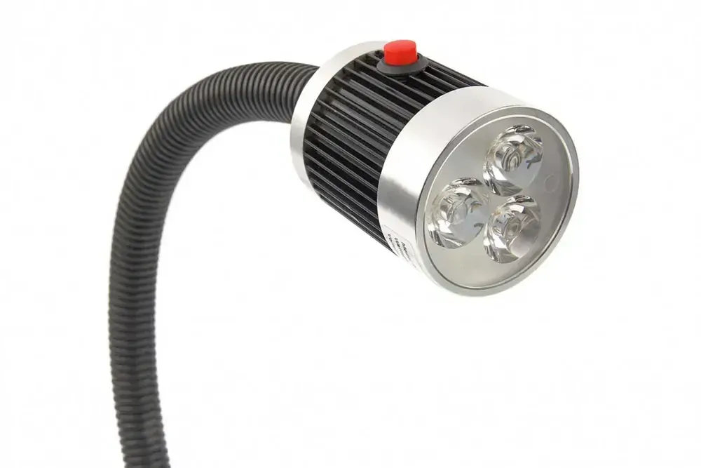 Průmyslové LED světlo s flexibilním ramenem a magnetickou základnou