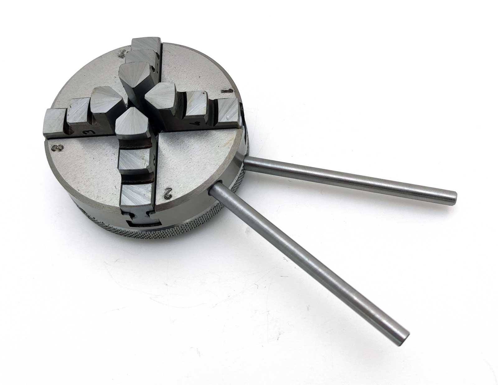 Samocentrovací soustružnické sklíčidlo 65 mm, 4 čelisti, závit 14 x 1 mm