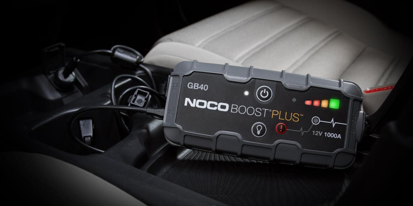 Startovací zdroj, booster 12V, 1000A, až 20 skokových startů, Lithium-Iontová baterie 24 Wh, pro benzínové motory do objemu 6 l a dieslové motory do 3 l BOOST GB40 NOCO