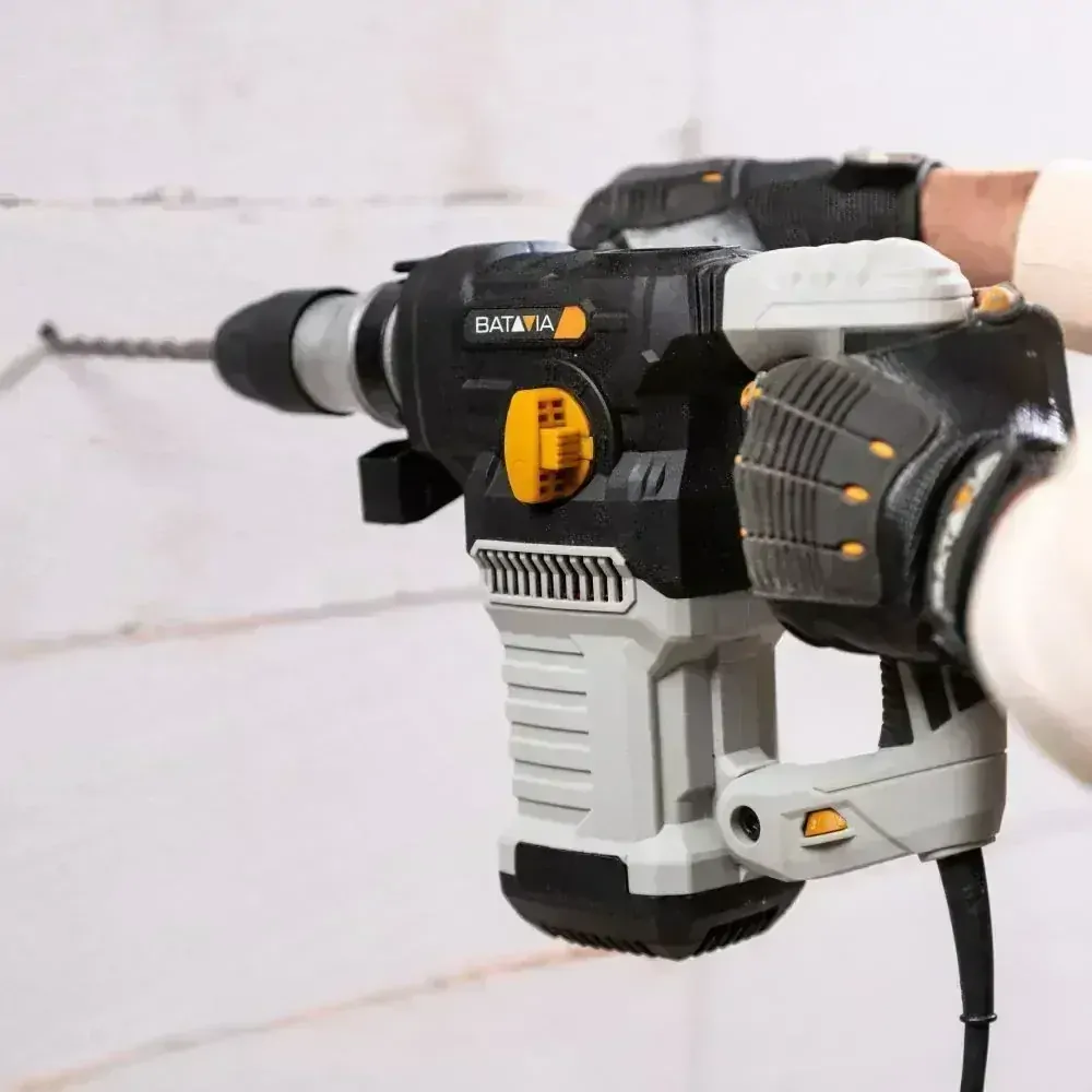 Vrtací kladivo s příklepem, SDS+, výkon 1500W, síla 6 Joule, 4000 příklepů/min., vrtání, příklep, sekání, sekání s aretací, 230V 50Hz, BATAVIA MAXXSERIES 7064697