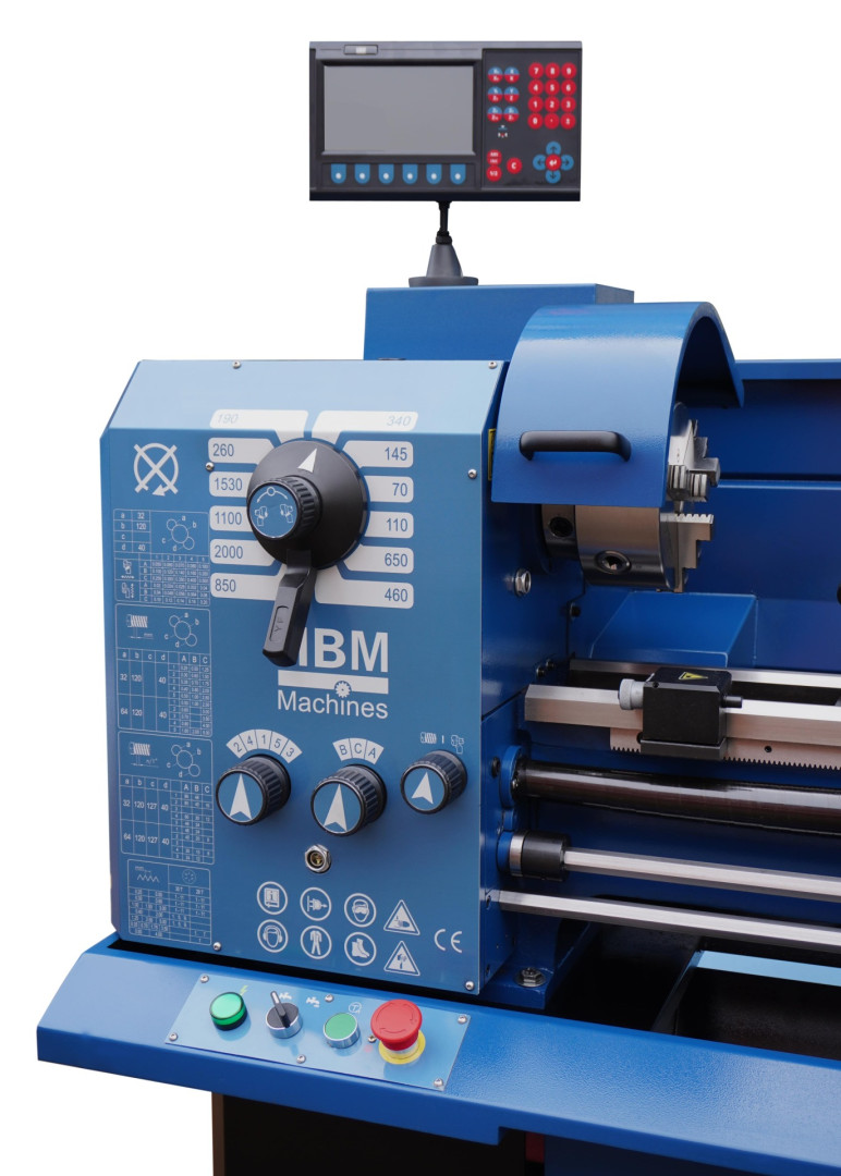 HBM 330 x 1000, klasický hrotový soustruh na kov s převodovkou, 3-osé digitální odměřování s LCD, motor 1.8 kW, 550 kg, 230 V