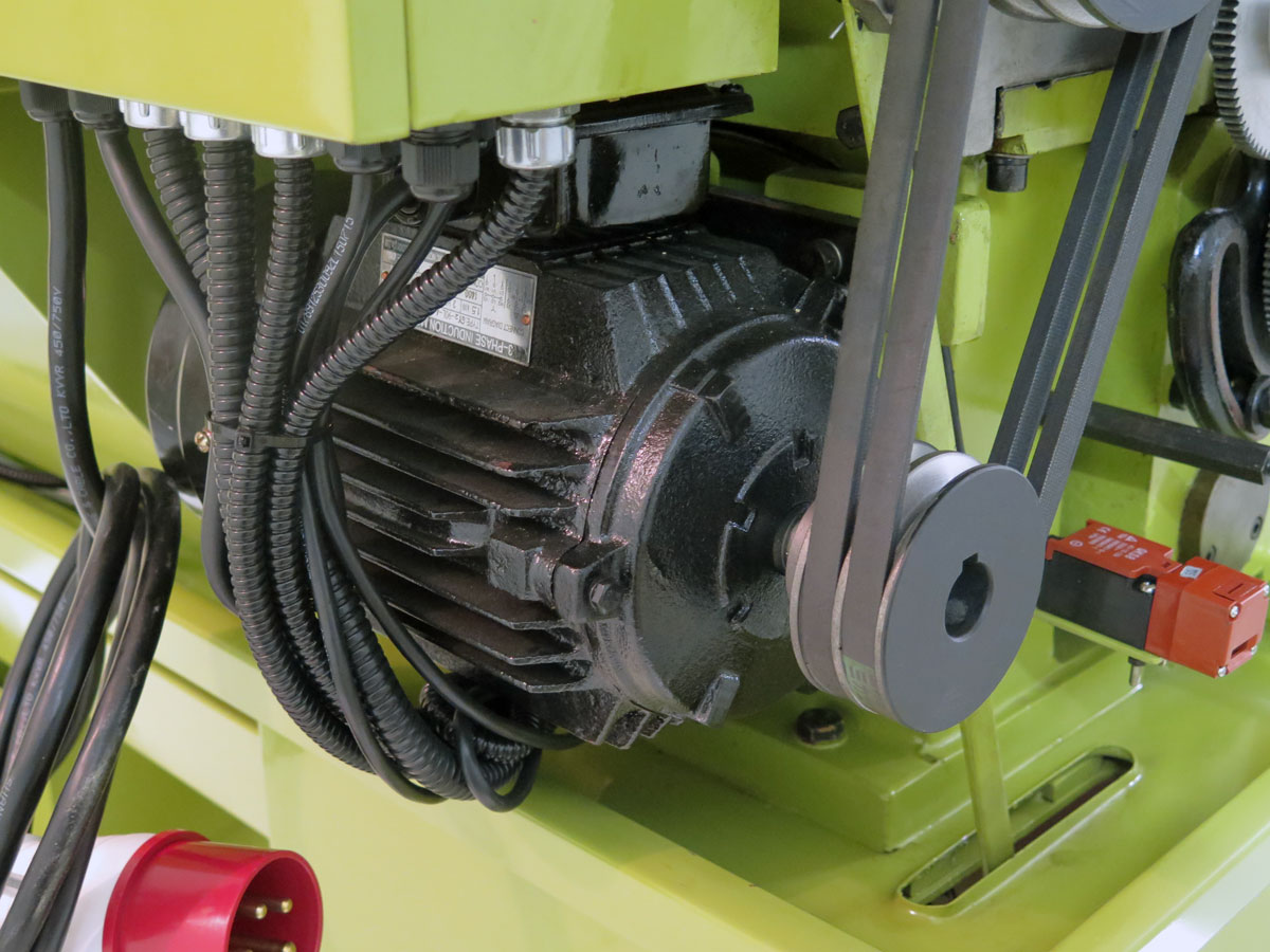 Warco GH1330, klasický hrotový soustruh na kov s převodovkou, 400V - 700 kg
