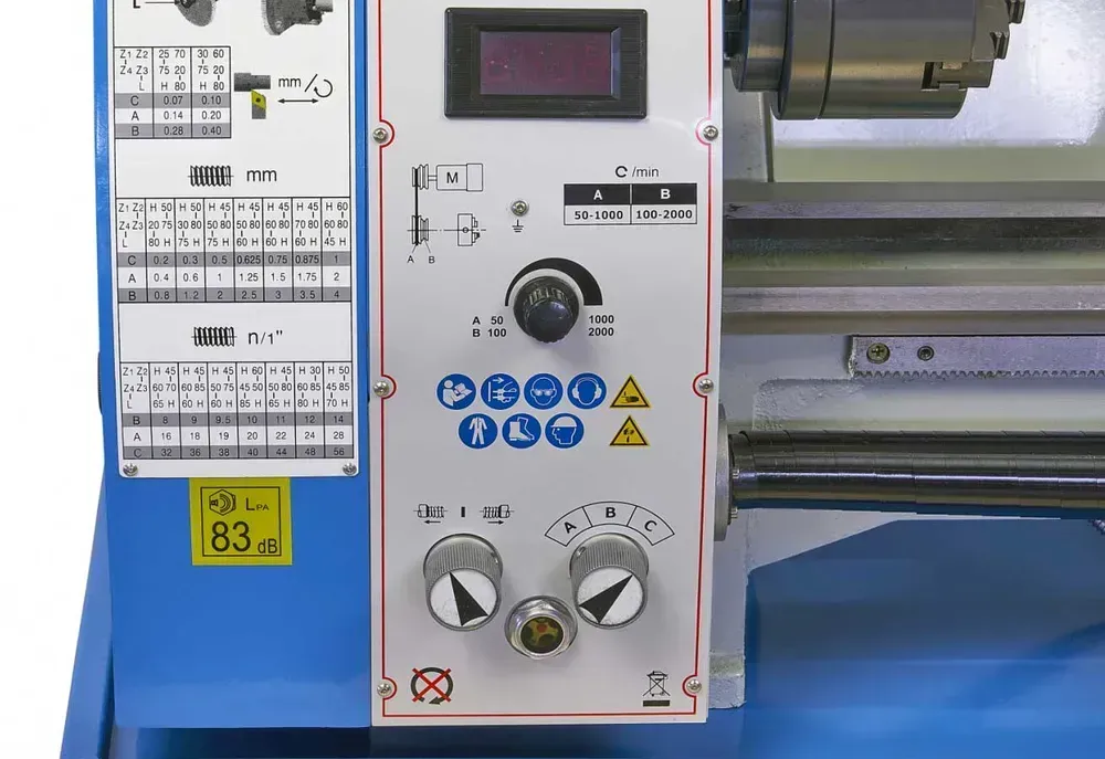 HBM 250V Norton, soustruh na kov, vario otáčky, převodovka posuvů, optické digitální odměřování s LCD, 1.1 kW, 1f, 150 kg
