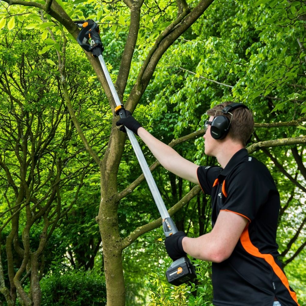 Prodlužovací, prořezávací, řezací hřídel, teleskopická, délka 117 - 173cm pro AKU elektrické bezdrátové řetězové pily, jednoruční pilky NEXXSAW V3.2 BATAVIA