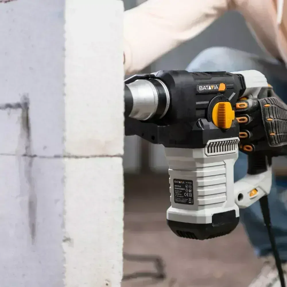 Vrtací kladivo s příklepem, SDS+, výkon 1500W, síla 6 Joule, 4000 příklepů/min., vrtání, příklep, sekání, sekání s aretací, 230V 50Hz, BATAVIA MAXXSERIES 7064697