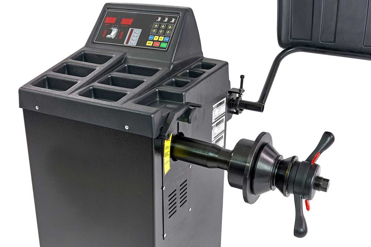 Profesionální vyvažovačka auto pneumatik 10" - 24", 105 kg