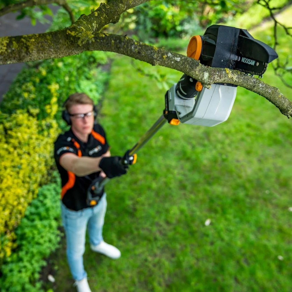 Prodlužovací, prořezávací, řezací hřídel, teleskopická, délka 117 - 173cm pro AKU elektrické bezdrátové řetězové pily, jednoruční pilky NEXXSAW V3.2 BATAVIA