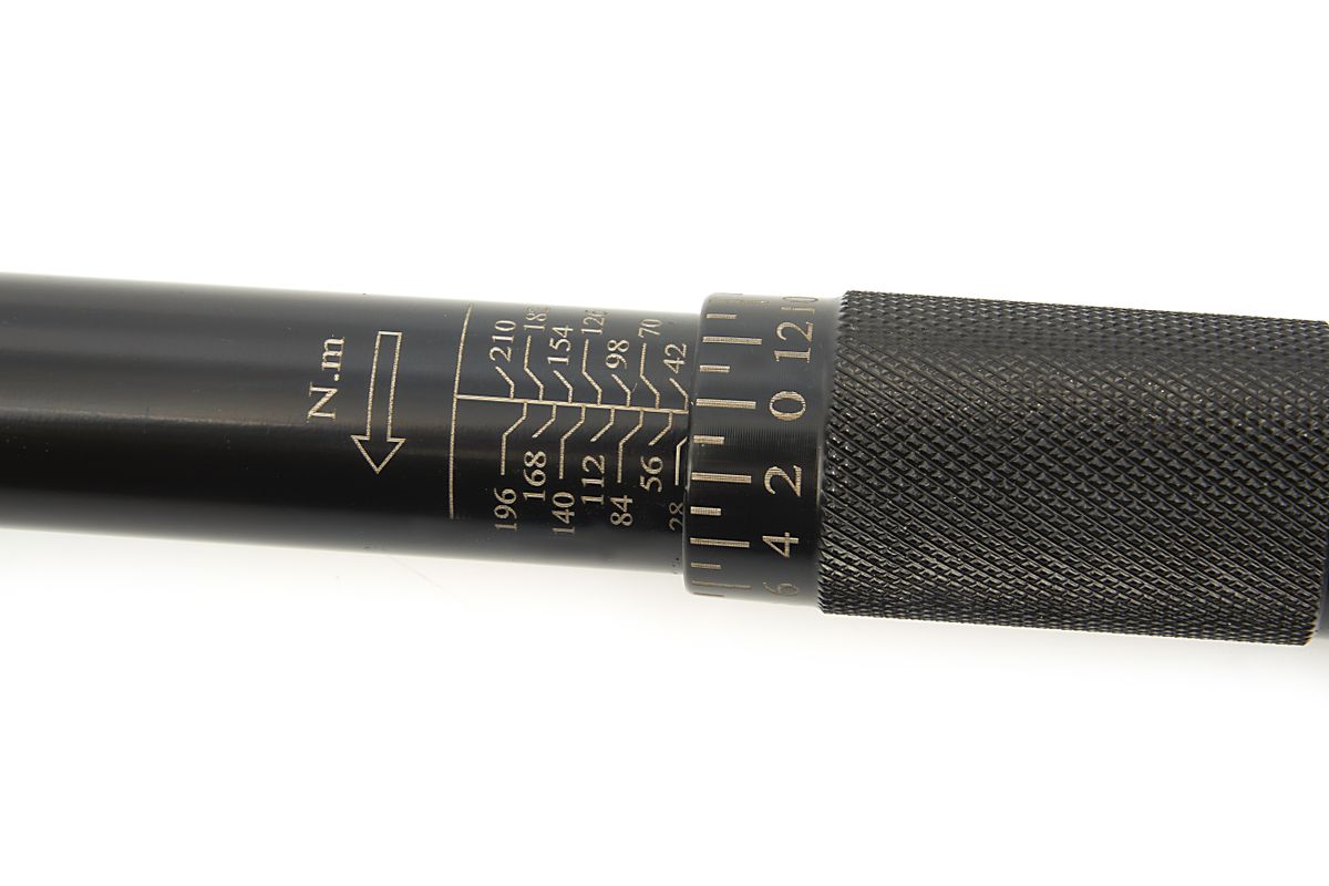 Klíč momentový 1/2“, rozsah 28 - 210 Nm