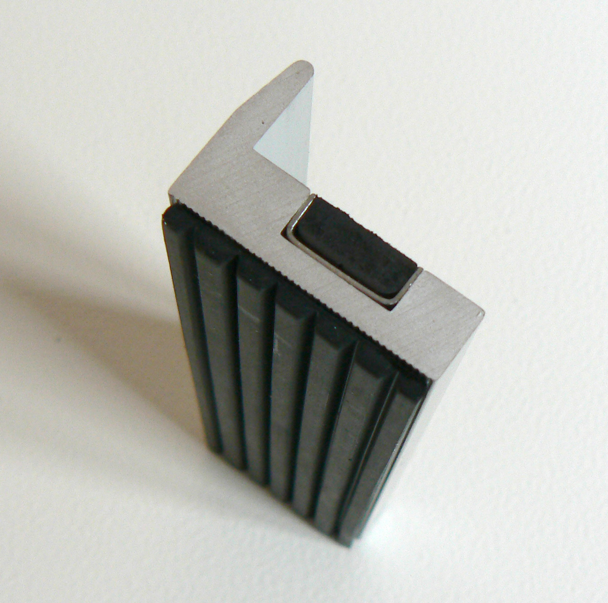 Ochranné hliníkové čelisti do svěráku 100 mm s gumou a magnetem, Condor Werkzeug