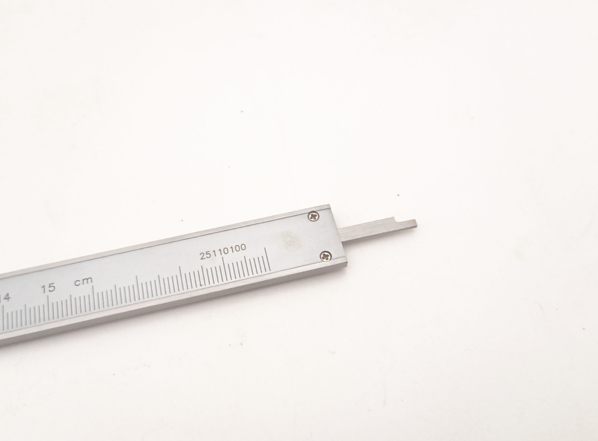 Posuvné měřítko s hloubkovým a vnitřním měřením, NEREZ, ČSN 25 1238, DIN 862, 150mm, dělení 0,02 mm, KM