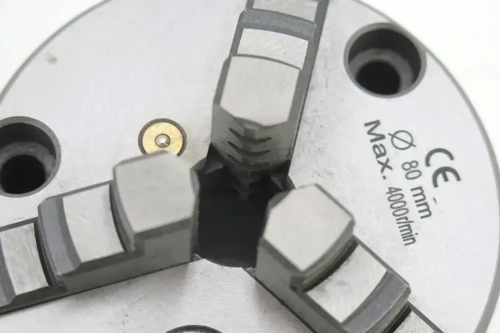 Samocentrovací soustružnické sklíčidlo K11-80 mm, 3 čelisti, DIN 6350