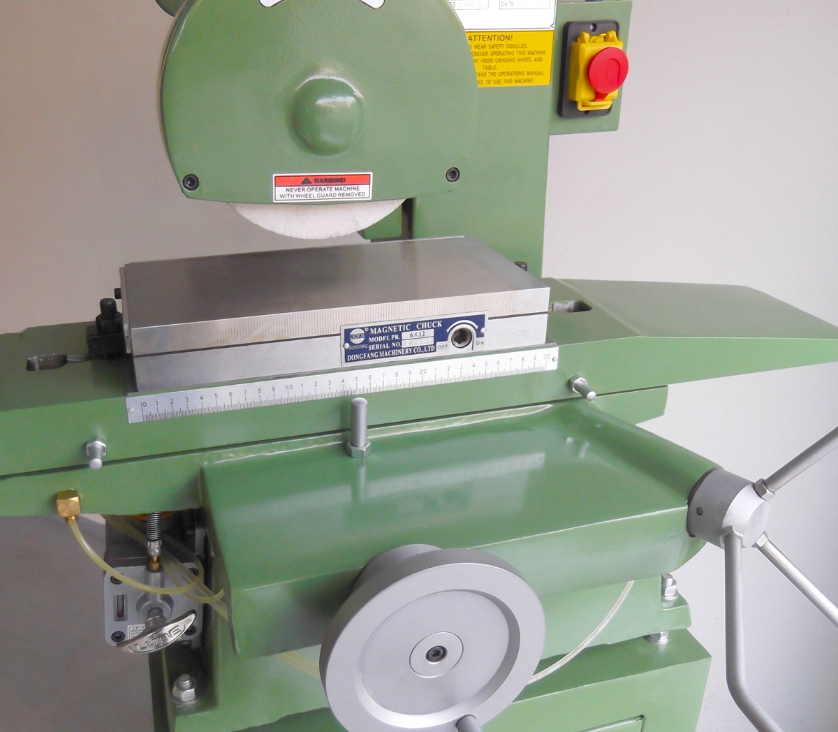 Bruska na plocho s magnetickým stolem a centrálním mazáním - 300 kg, Warco