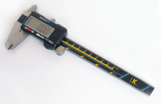 Posuvné měřítko digitální 150 mm - DIN 862, metrické i palcové, mnoho funkcí, KM